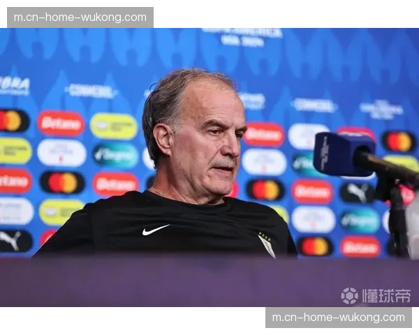 乌拉圭贝尔萨激进战术前瞻，高位压迫与防守漏洞的博弈